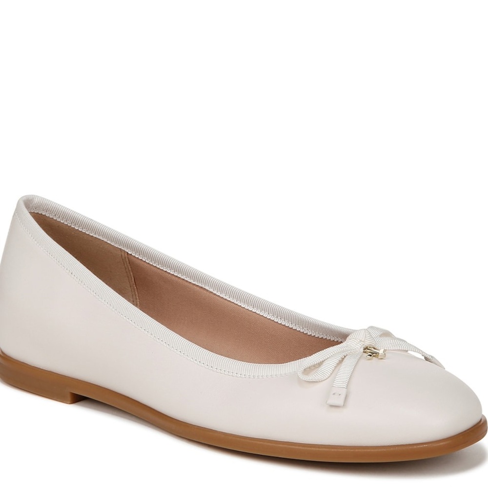 Naturalizer Essential Ballet Flat new never worn! No box